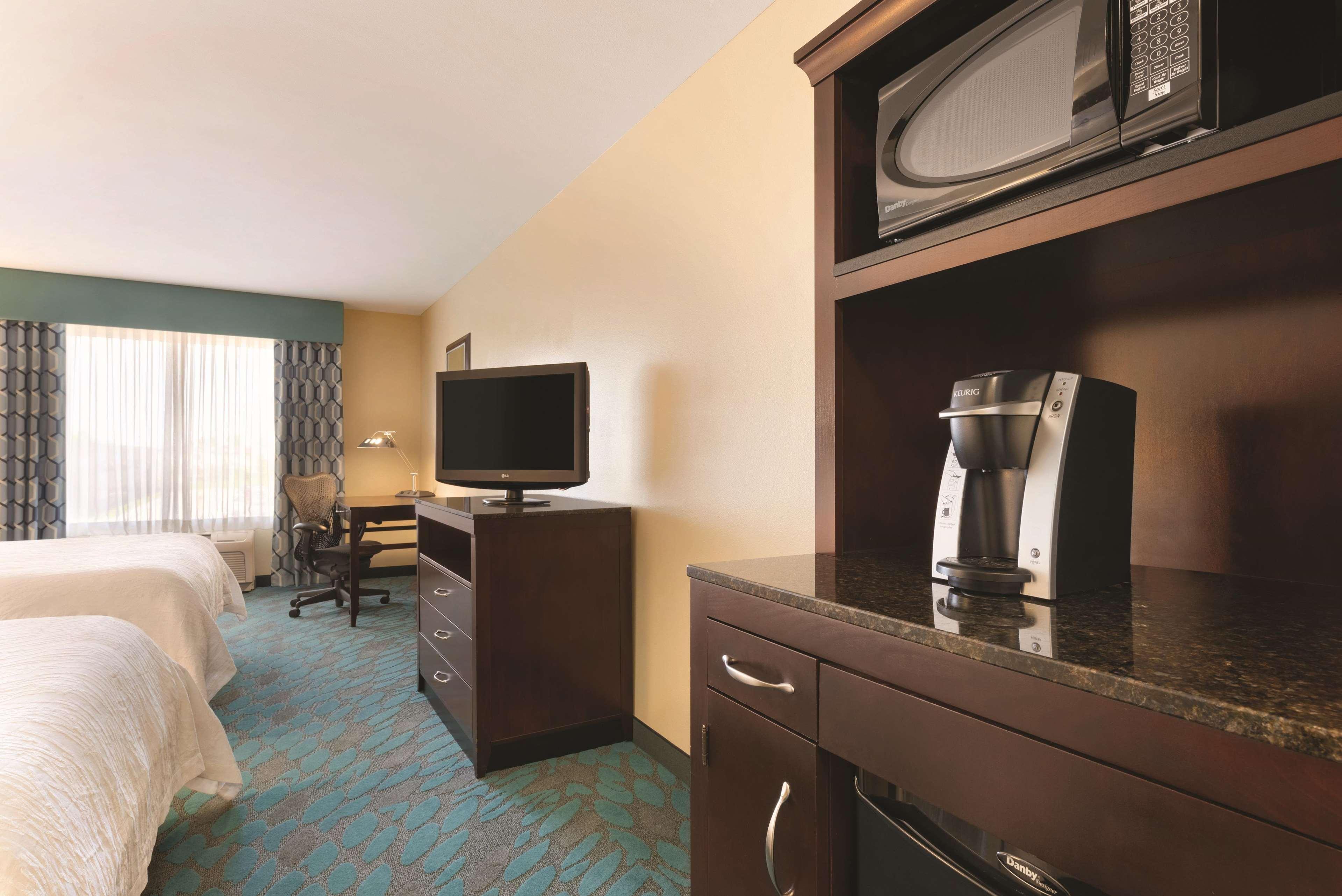 Hilton Garden Inn Fargo Exterior foto