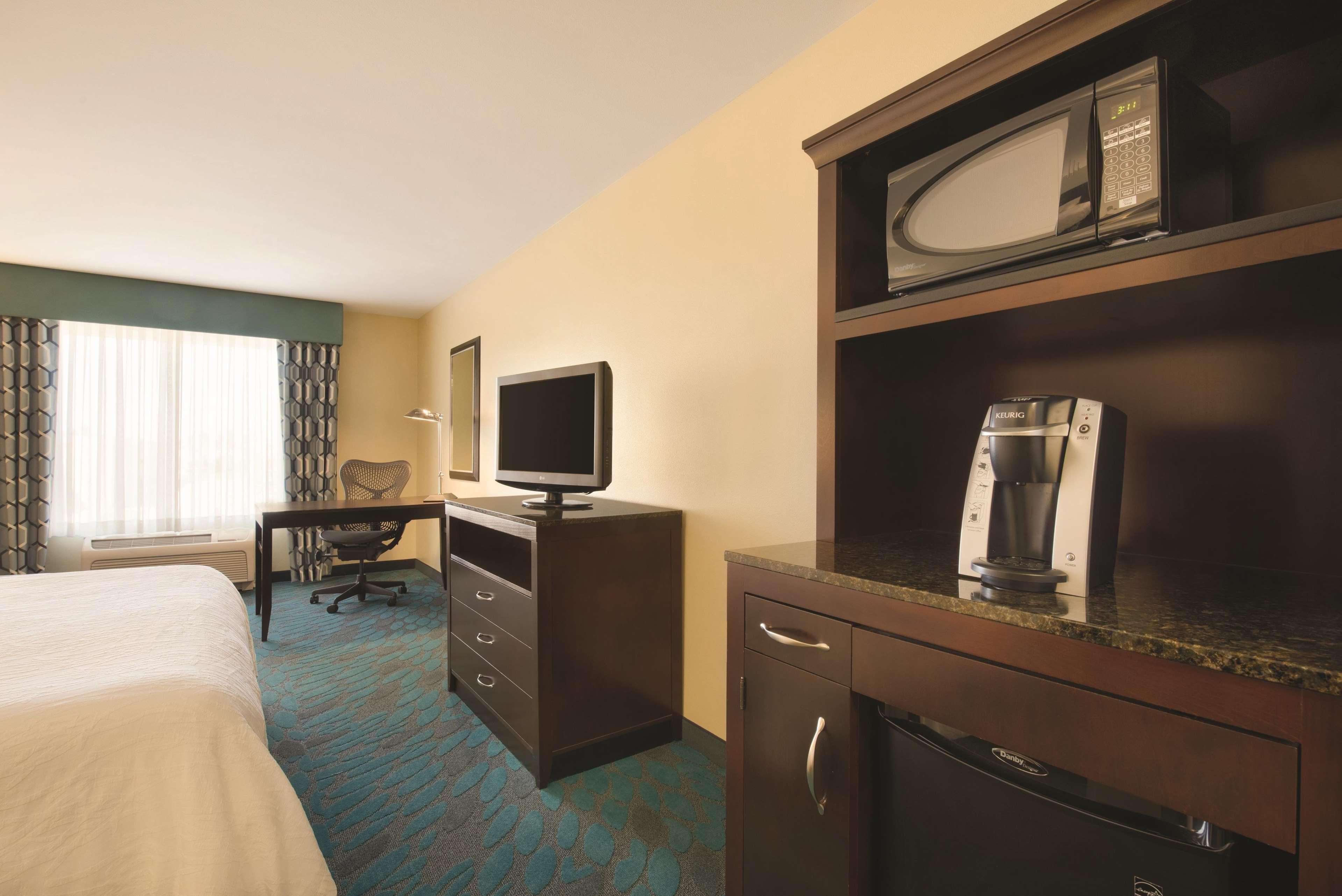 Hilton Garden Inn Fargo Exterior foto