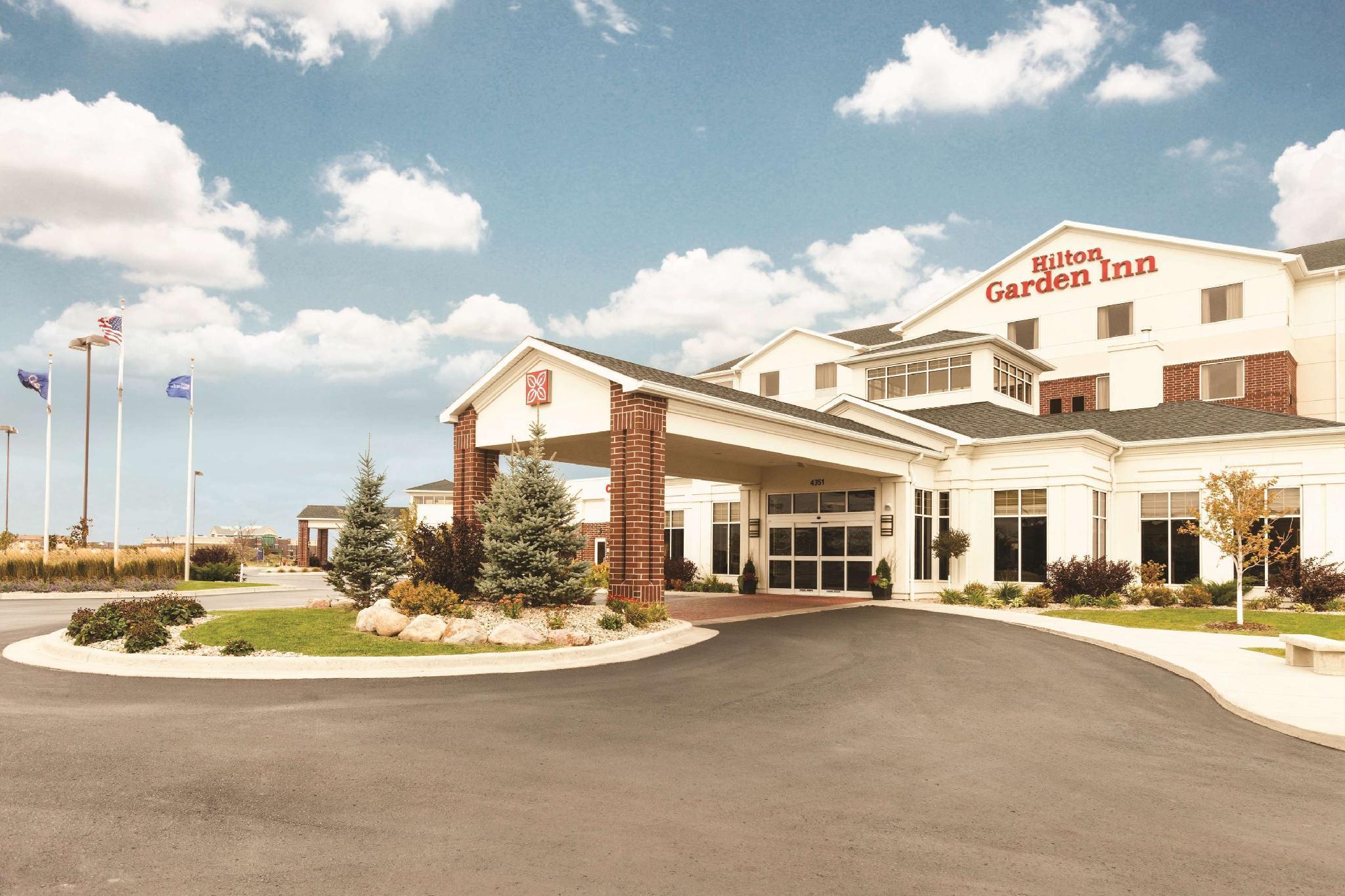 Hilton Garden Inn Fargo Exterior foto