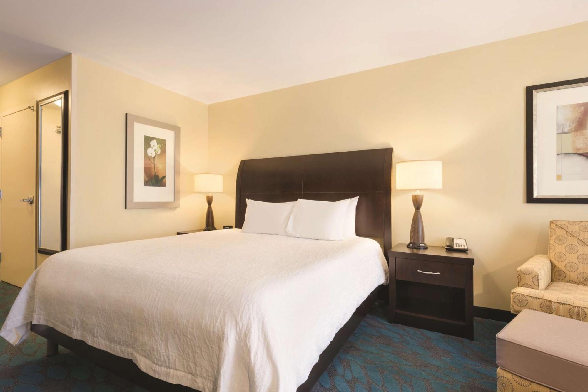 Hilton Garden Inn Fargo Exterior foto