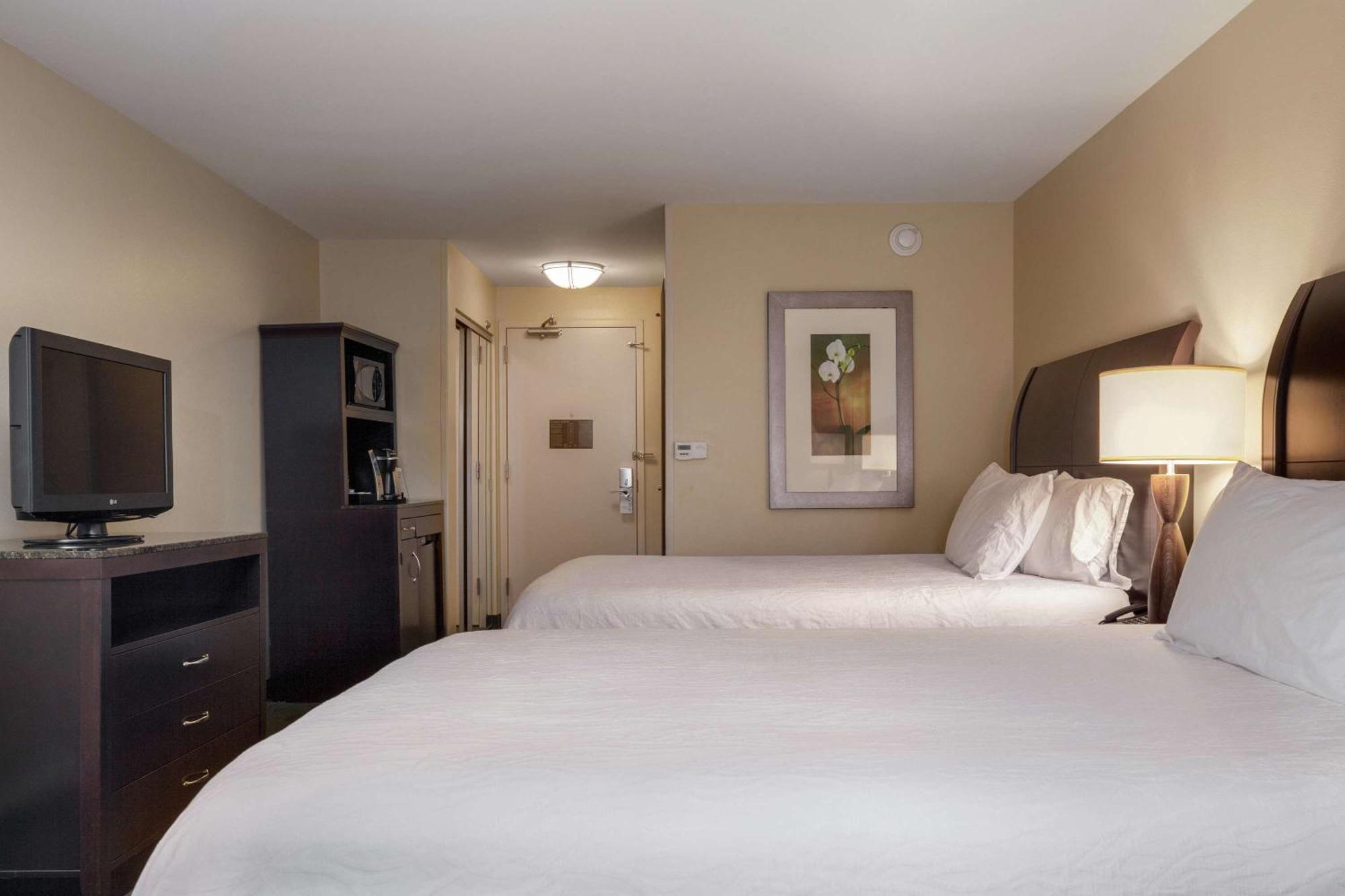Hilton Garden Inn Fargo Exterior foto